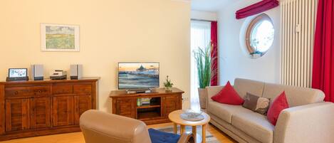 TV, DVD player, aparelho de som