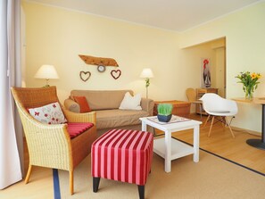 Fernseher, DVD-Player, Stereoanlage