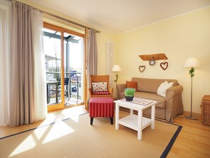 Fernseher, DVD-Player, Stereoanlage