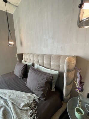 3 chambres, fer et planche à repasser, lit de bébé portatif