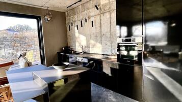 Réfrigérateur, four, plaque de cuisson, lave-vaisselle