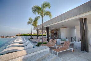 Terrace/patio - 1BR 2BA | Romantic Zone w/ Rooftop Pool & Gym (Puerto Vallarta)