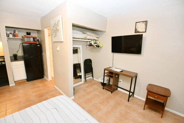 1 bedroom, iron/ironing board, free WiFi, bed sheets