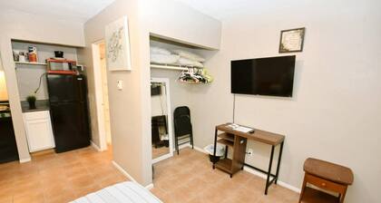 Small Studio apartment close to ND! (1309. 20)