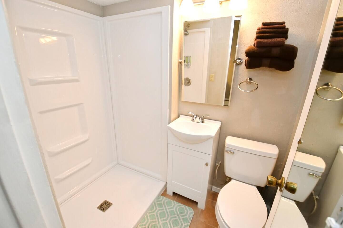 Hair dryer, towels