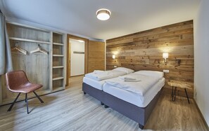 5 Schlafzimmer, Reisekinderbett, kostenloses WLAN, Bettwäsche