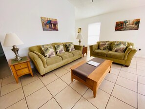 Room - Mike's Southern Dunes Vacation Home (Haines City)