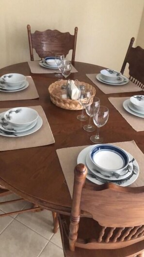 Casa, varias camas (Heather's Southern Dunes Vacation Hom) | Cocina privada