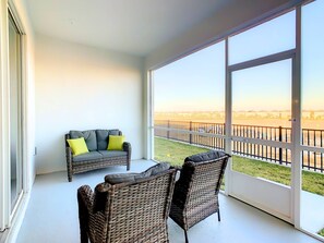 Interior - Themed Game Room / 2 Clubhouses / Console (Four Corners)