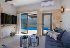 Villa | Living room | Smart TV, Netflix, streaming services - Casa di Grimpili (Platanias)