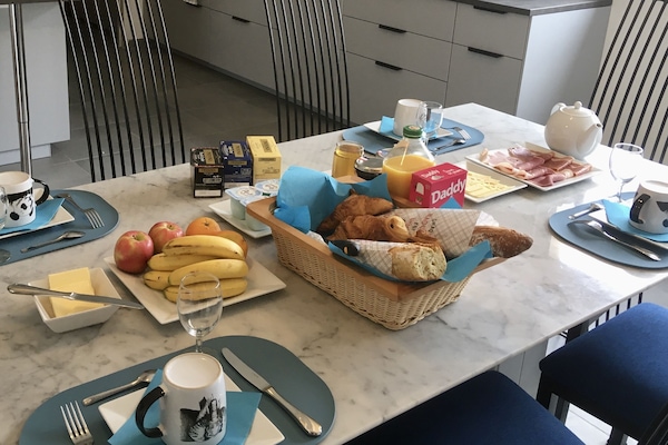 Termasuk sarapan Eropah setiap hari