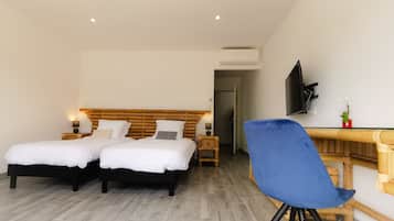 Double Room | Premium bedding, pillowtop beds, individually furnished, desk