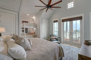 5 bedrooms, iron/ironing board, Internet, bed sheets