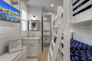 1 bedroom, iron/ironing board, internet, bed sheets - Darling, Pet-Friendly,  Beach Cottage@Cinnamon Shore w/ Countless Amenities! (Port Aransas)