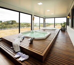 Bain à remous intérieur