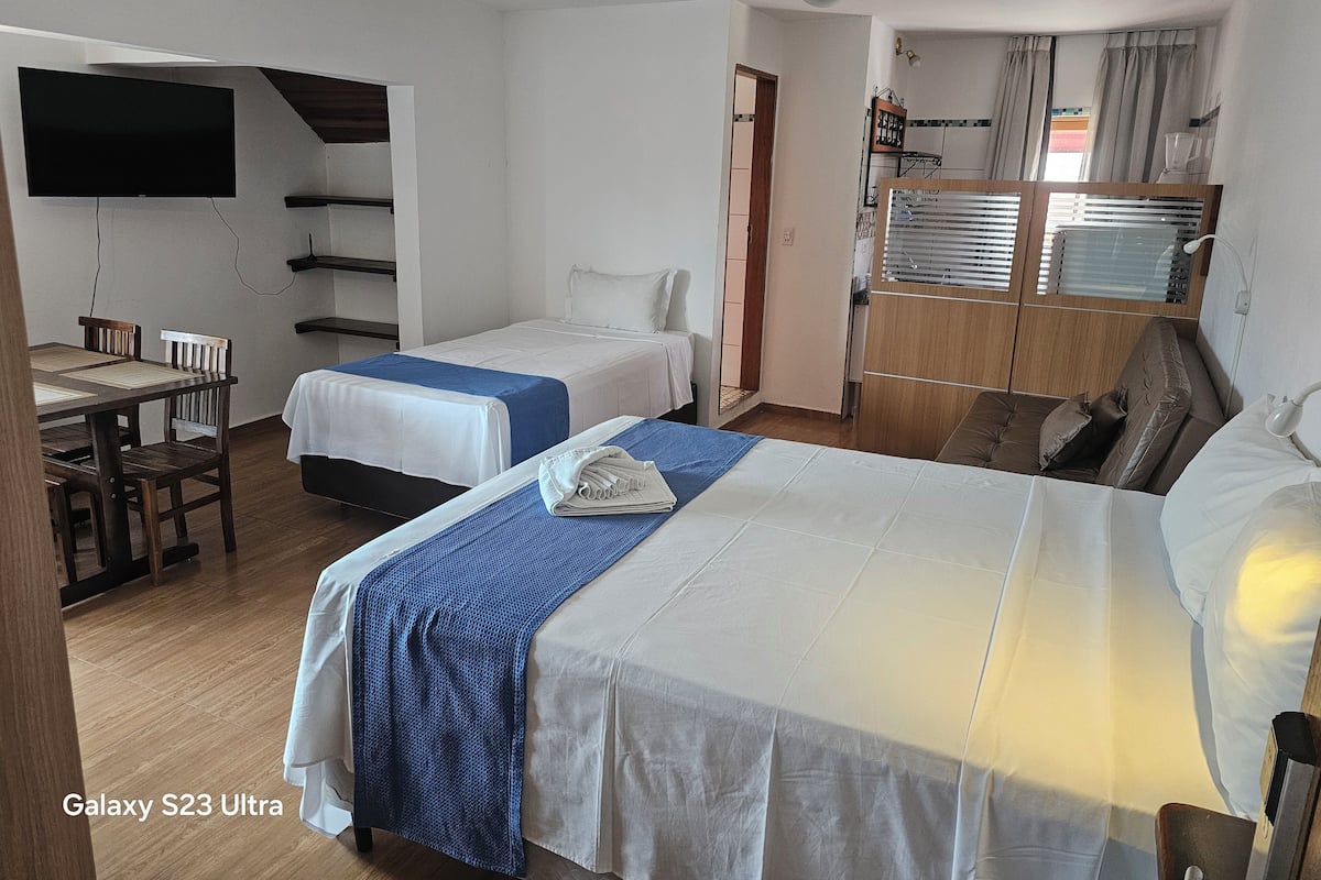 Studio Familial | 1 chambre, surmatelas, minibar, décoration personnalisée