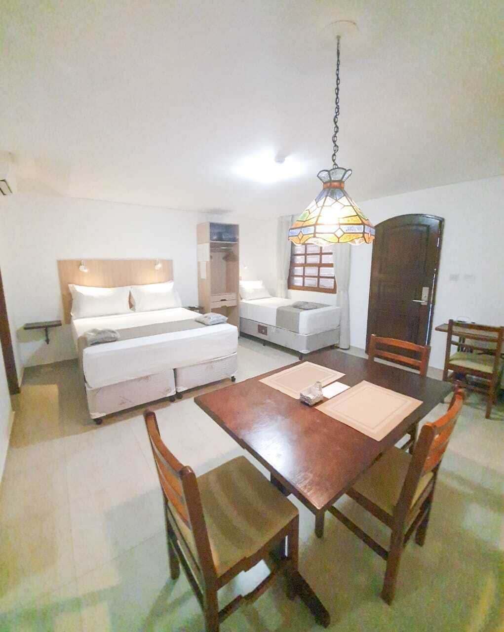 Surmatelas, minibar, décoration personnalisée, ameublement personnalisé