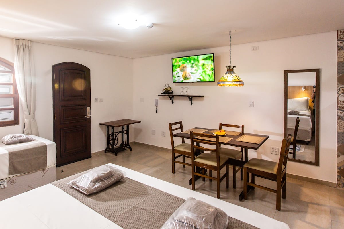 Comfort Studio Suite, Multiple Beds | 1 bedroom, pillow-top beds, minibar, individually decorated