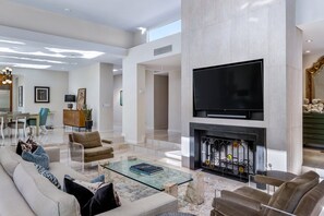 TV connectée, cheminée