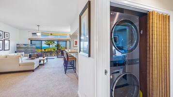 Villa, 2 Bedrooms | Interior
