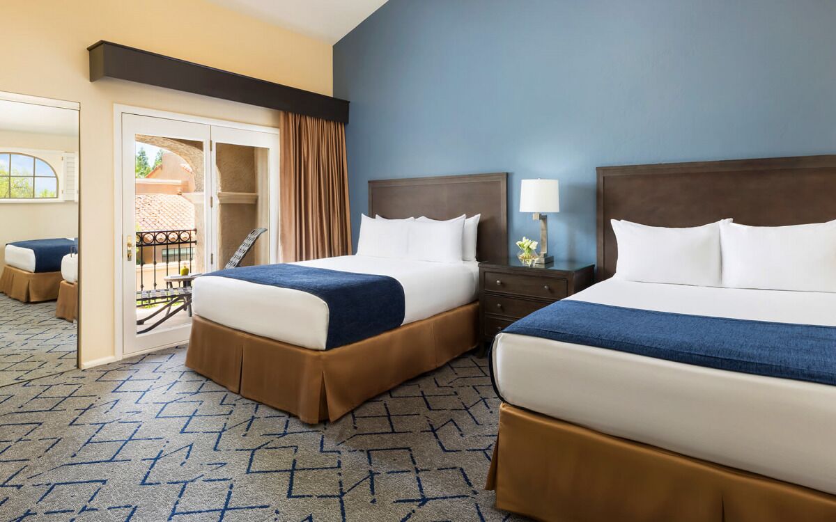 Explore the Wild West! Mountain Views, Pools, Short Drive to Camelback Mountain!