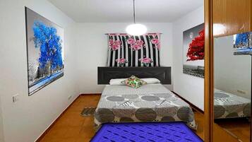 2 habitaciones, tabla de planchar con plancha, internet y ropa de cama