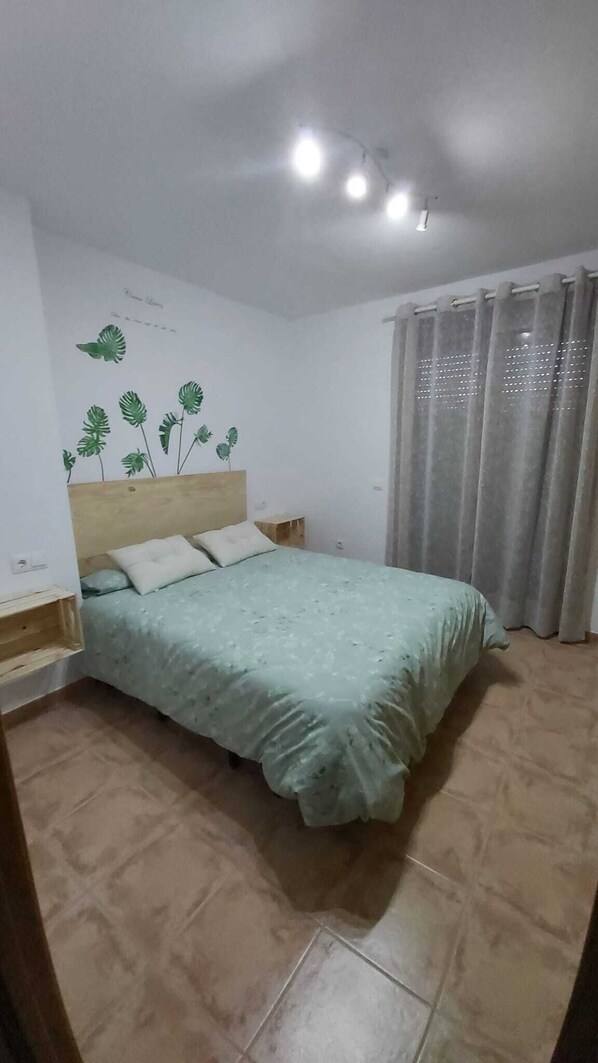 2 bedrooms, bed sheets