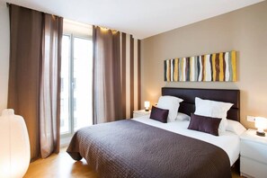 3 bedrooms, iron/ironing board, Internet, bed sheets - Beautiful 3 Bedrooms Flat Front of the Beach (Barcelona)