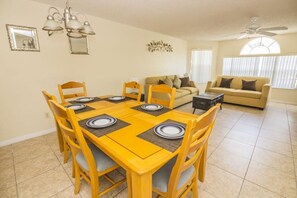 Condo, 1 King Bed (Laguna Bay 019) | Private kitchen - Laguna Bay 019 (Kissimmee)