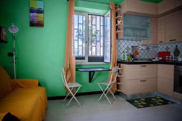 Interior - Relaxing, comfortable and practical for visiting Naples (Napoli)