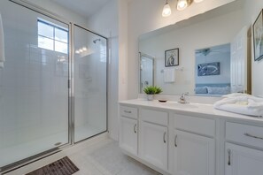 Hus - flera sängar (Beautiful Providence Vacation Home) | Badrum | Schampo