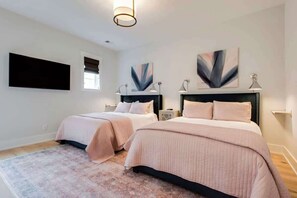 2 Schlafzimmer, Schreibtisch, Bügeleisen/Bügelbrett, WLAN