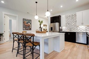 Dining - Chic Vandy Condo w/ Garage - 3 miles to Broadway (Nashville)