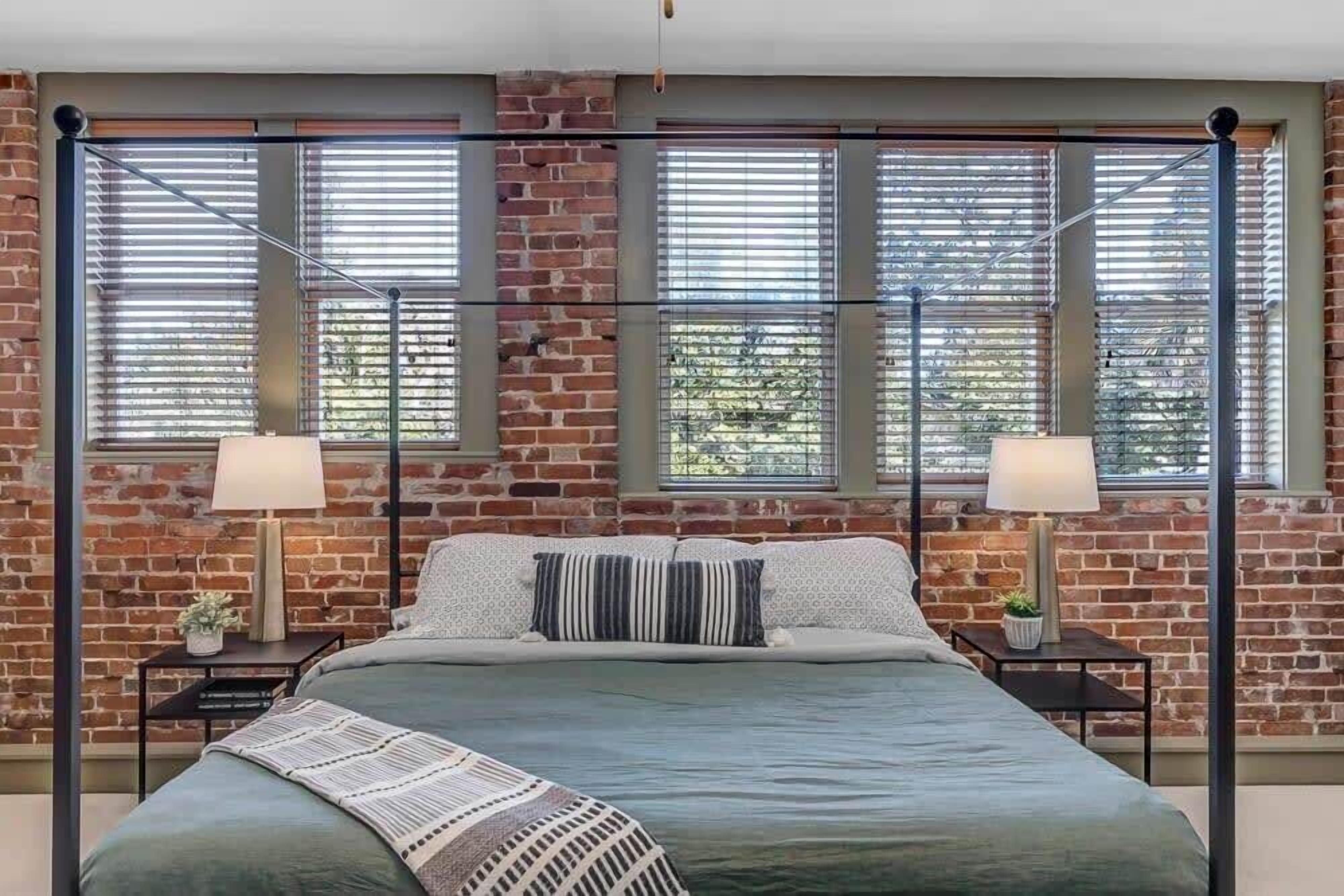 2 多间卧室、熨斗/熨衣板、WiFi、床单