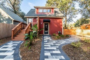 Exterior - Unique studio w/ pool, spa & gardens near downtown (Jacksonville)