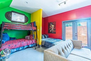 مكواة/لوح كي وواي فاي وملاءات أسرّة