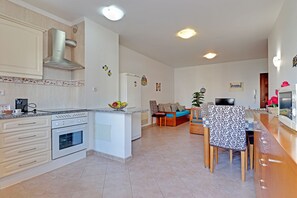 Fridge, microwave, oven, dishwasher