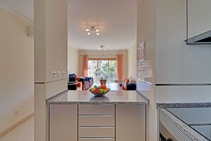 Interior - LAGOS BALCONY WITH POOL by HOMING (Lagos)