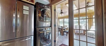 Cabin by the Creek Sleeps 8 on 3 Beautiful acres - Close to town and activities