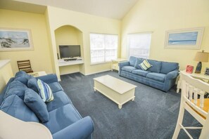 Condo, várias camas (The Getaway at Runaway Beach) | Sala de estar