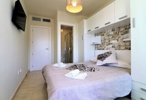 3 camere, ferro/asse da stiro, Wi-Fi gratuito, lenzuola