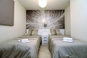 3 chambres, fer et planche à repasser, Wi-Fi gratuit, draps fournis