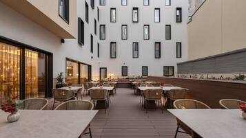 Allergikerbettwaren, Daunenbettdecken, Minibar, Zimmersafe