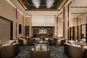 Hypo-allergenic bedding, down comforters, minibar, in-room safe - Eurostars Ambassador (Budapest)