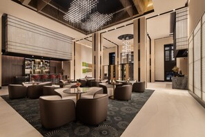 Hypo-allergenic bedding, down comforters, minibar, in-room safe - Eurostars Ambassador (Budapest)