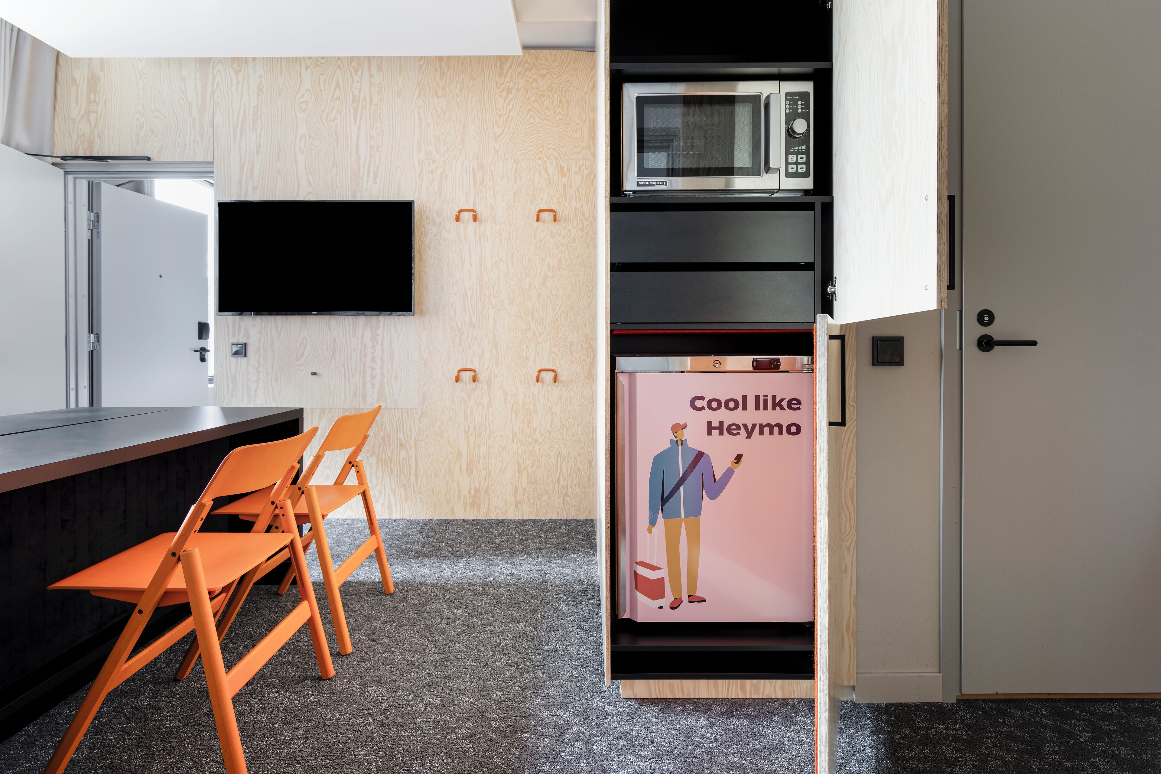 room (heymo) | 1 bedroom, premium bedding, desk, laptop workspace