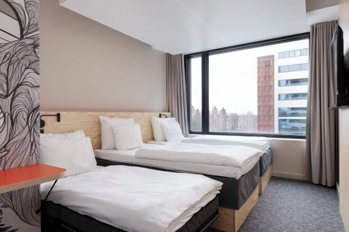 Ropa de cama de alta calidad y escritorio