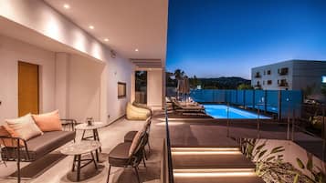 Biệt thự, phù hợp cho người khuyết tật | Hiên