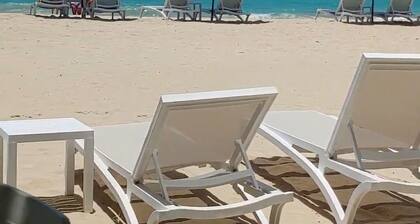 Exclusive Beach and Golf Villa with private Hot tub