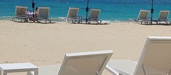 Exclusive Beach and Golf Villa with private Hot tub